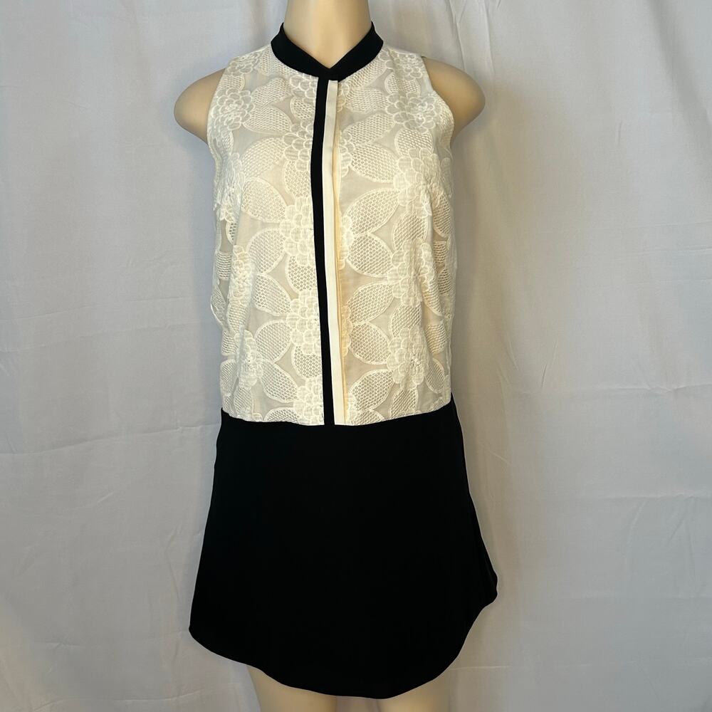 Retro inspired LOFT Petites Lace Sleeveless Dress BlackIvory SizeSP button front